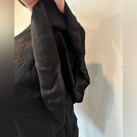 Nation  Ltd. USA Black Satin Top Butterfly Sleeves SZ M NWOT - Picture 2 of 5